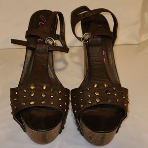 Wooden heel Brown Sandals